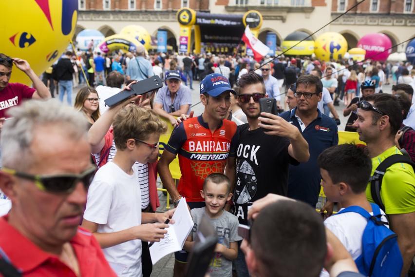 74. Tour de Pologne: prezentacja ekip na krakowskim Rynku