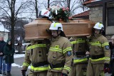 Pogrzeb tragicznie zmarłego strażaka OSP Lubień. Był oddany straży, a remiza była jego drugim domem 