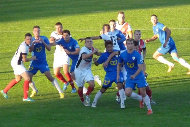W piątkowym meczu szóstej kolejki, piłkarze Gwardii Koszalin pokonali Polonię Gdańsk 1:0