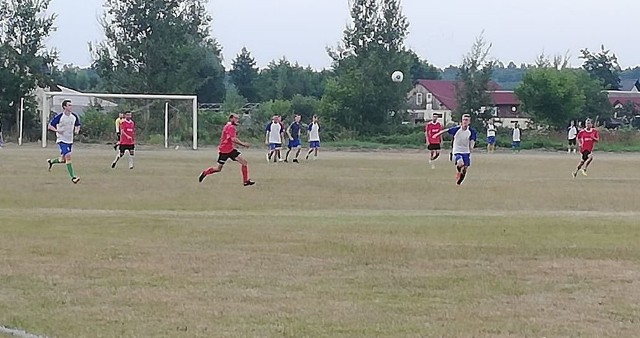 Zryw Zbigniewice wygrał sparing z OKS Mokrzyszów 2:0.