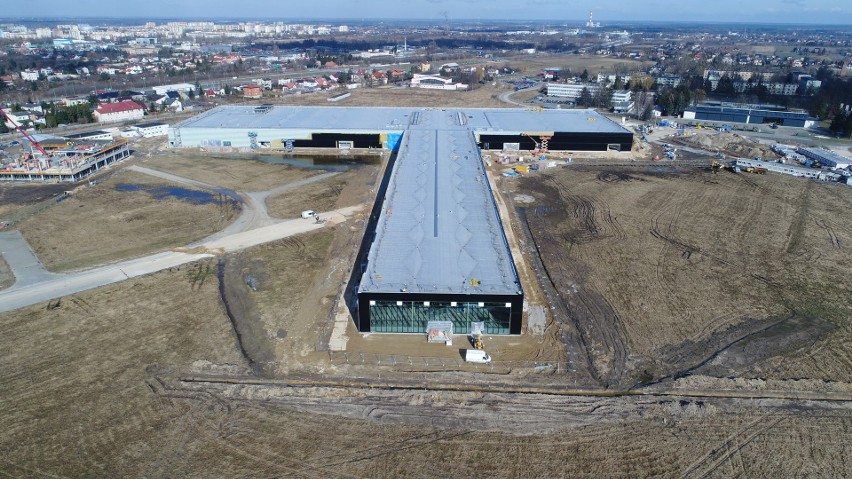 Na budowie lotniska w Radomiu wciąż trwa bardzo dobre tempo...