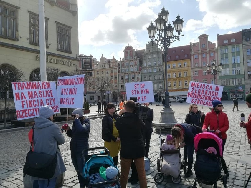 Mieszkańcy Maślic mają dość. Złożyli niemal 900 wniosków do prezydenta 