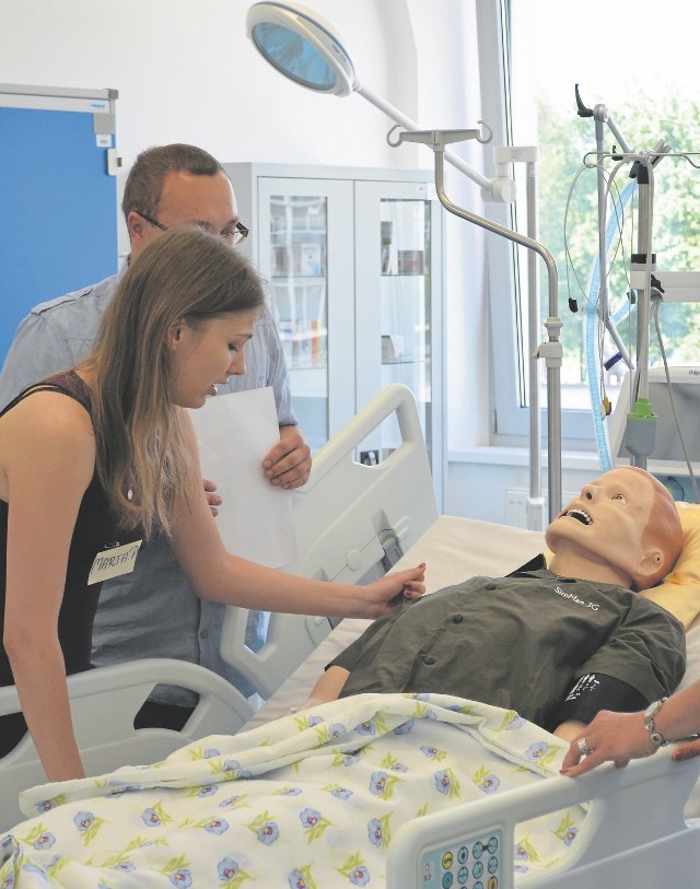 Studenci Śląskiego Uniwersytetu Medycznego mogą się uczyć   w supernowoczesnym  Centrum Dydaktyki i Symulacji Medycznej