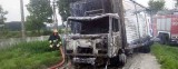Na stacji paliw w Romanach Seborach samochód ciężarowy staranował wiatę. Wybuchł pożar (zdjęcia)