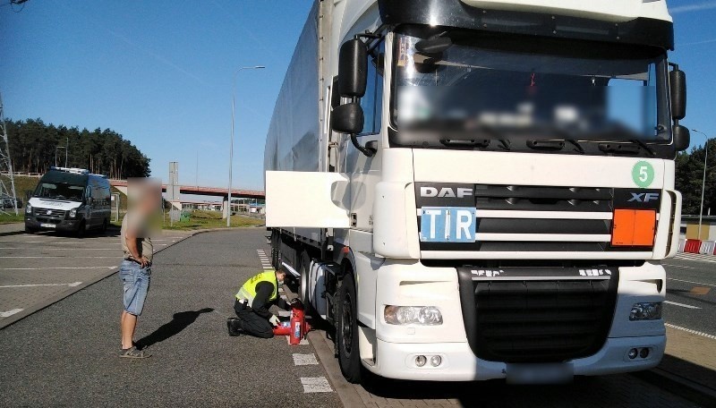 Ciężarówki przewożące materiały niebezpieczne (ADR) były...