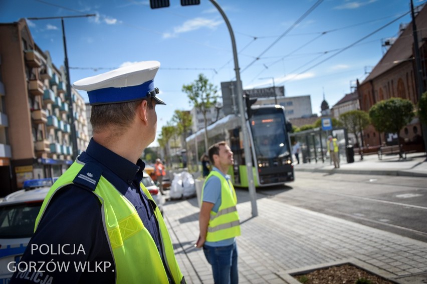 Na tory w Gorzowie wracają tramwaje. Policja przypomina o...