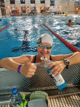 Przepłynęli ponad 270 kilometrów - Nocny Maraton Pływacki Otyliada 2023 na basenie Nemo we Włoszczowie. Zobaczcie zdjęcia