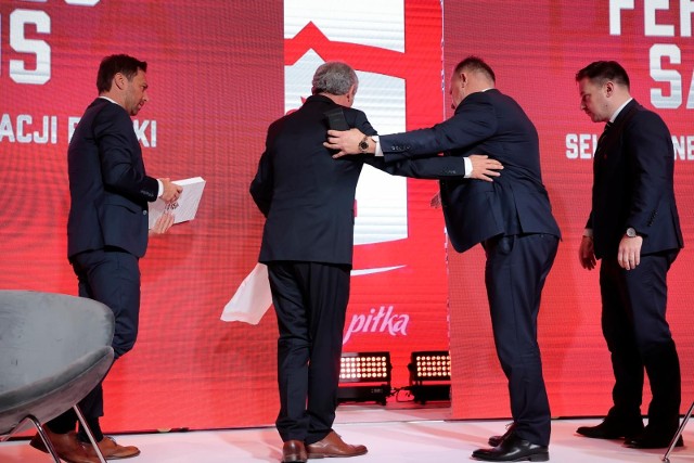 Prezentacja nowego selekcjonera reprezentacji Polski. Czy Fernando Santos postawi do pionu nasze gwiazdy i będzie miał chemię z ludźmi z PZPN? Oto jest pytanie!