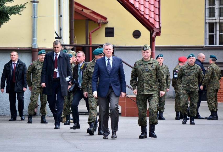 Prezydent Komorowski w Lublinie: Spotkał się z żołnierzami [ZDJĘCIA, WIDEO]