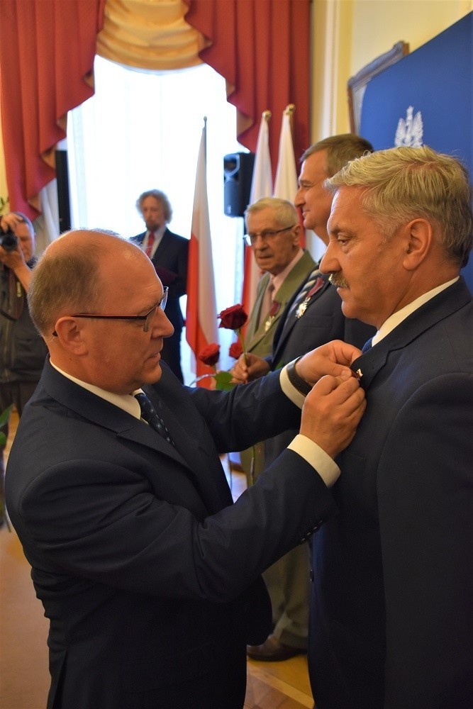 Nasi samorządowcy odznaczeni. Krzyże Zasługi dla Jerzego Bauera i Jerzego Grabowskiego