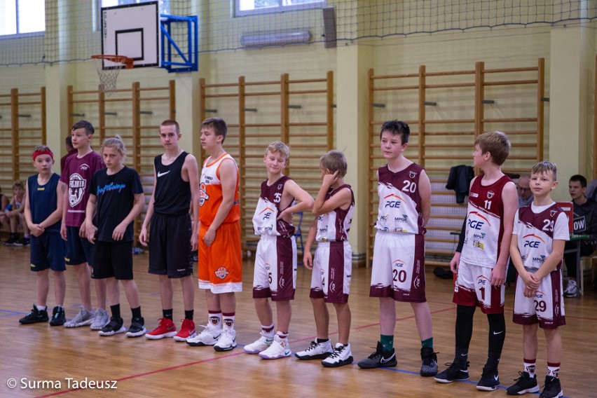 Turniej młodych koszykarzy w Stargardzie. W rolach głównych Spójnia i Wilki Morskie ZDJĘCIA