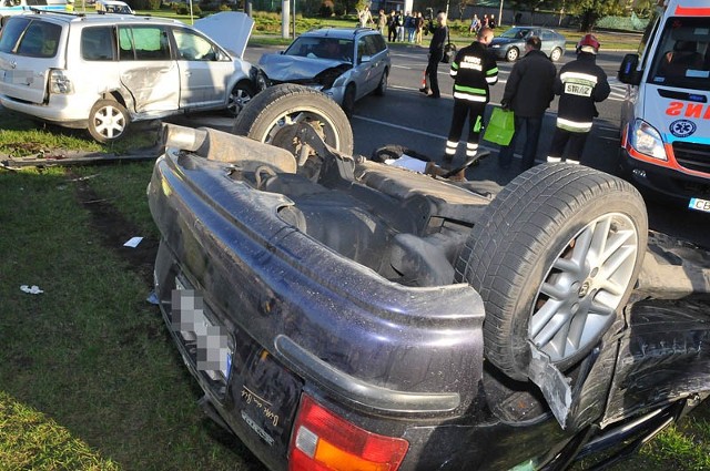 Według relacji świadków żadne z aut nie ma bydgoskich rejestracji.