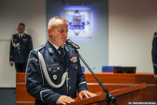 Inspektor Jarosław Tokarczyk podczas czwartkowej uroczystości w Komendzie Wojewódzkiej Policji w Kielcach