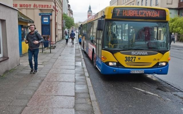 Mieszkańcy osiedla Stefana Batorego w Słupsku nadal walczą o przywrócenie autobusowej linii nr 9 .