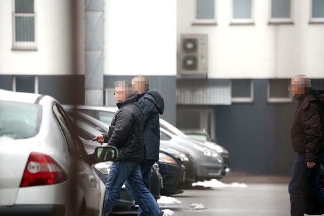Dzień po strzelaninie Daniel W. został przewieziony do Prokuratury Okręgowej w Łodzi w celu złożenia zeznań