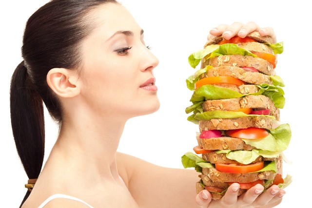 Jak zmniejszyć apetyt? Jeść mniejsze posiłki, ale częściej