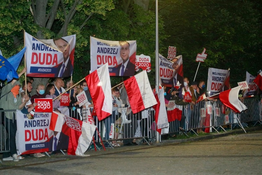Debata prezydencka 2020. Jak wypadli Andrzej Duda i Rafał Trzaskowski? Politycy komentują przedwyborcze starcie kandydatów 