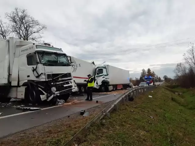 Na miejscu zderzeń ciężarówek