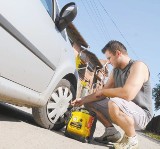 Ciśnienie sprawdzaj w zimnych gumach