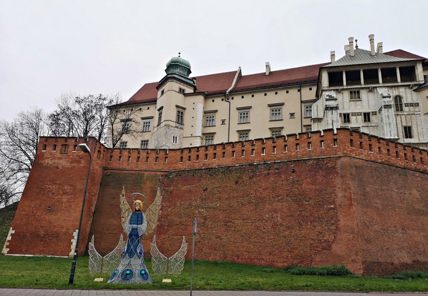 Główne ozdoby jakich używają służby miejskie w Krakowie w...
