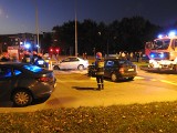 Wypadek przy Turkusie. Zderzyły się dwa samochody, dwie osoby ranne (zdjęcia, wideo)
