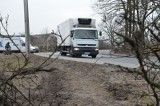 "Próbują przejechać bardzo szybko. W efekcie zatrzymują się w naszym sadzie." Ale już niedługo w Pikutkowie będzie bezpieczniej