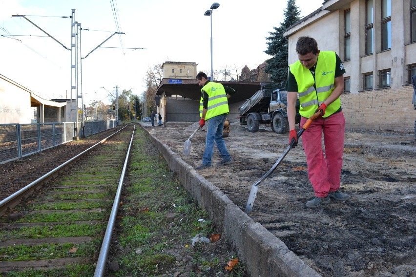 Bielsko-Biała: Remont peronów na bielskim dworcu PKP do grudnia [ZDJĘCIA]