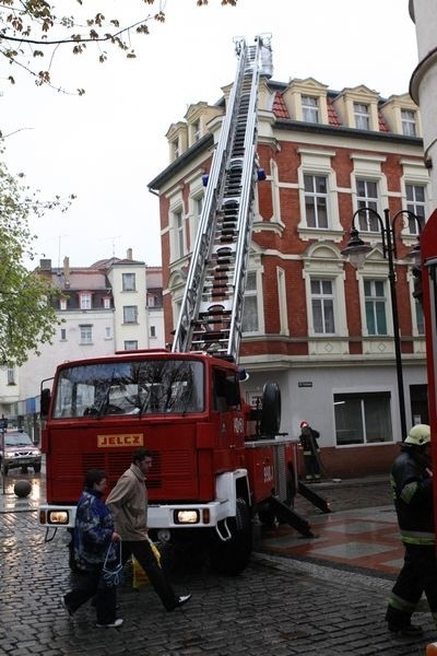 Pozar sadzy w kominie w kamienicy przy ul. Filmowej w...