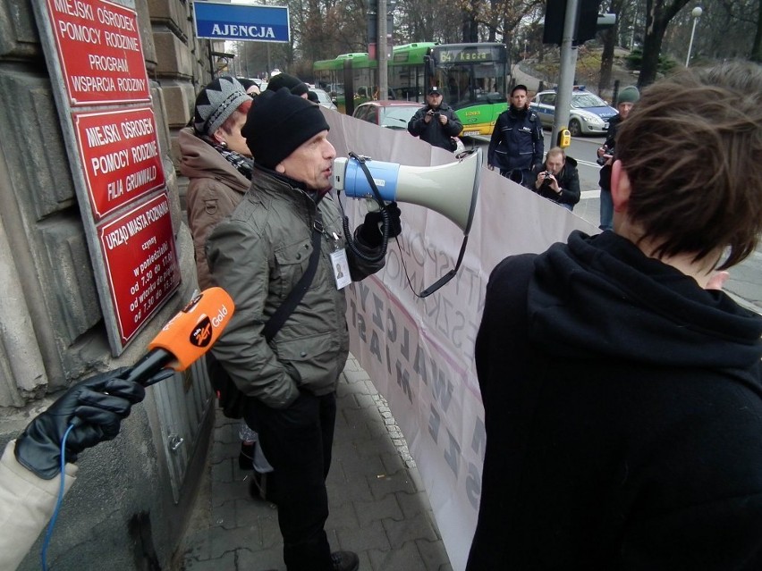 Pod Biurem Spraw Lokalowych protestowano przeciwko...