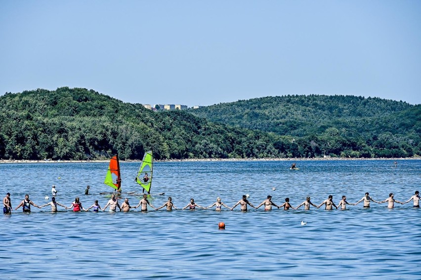 Poszukiwania zaginionej kobiety na plaży 18.07.2020....