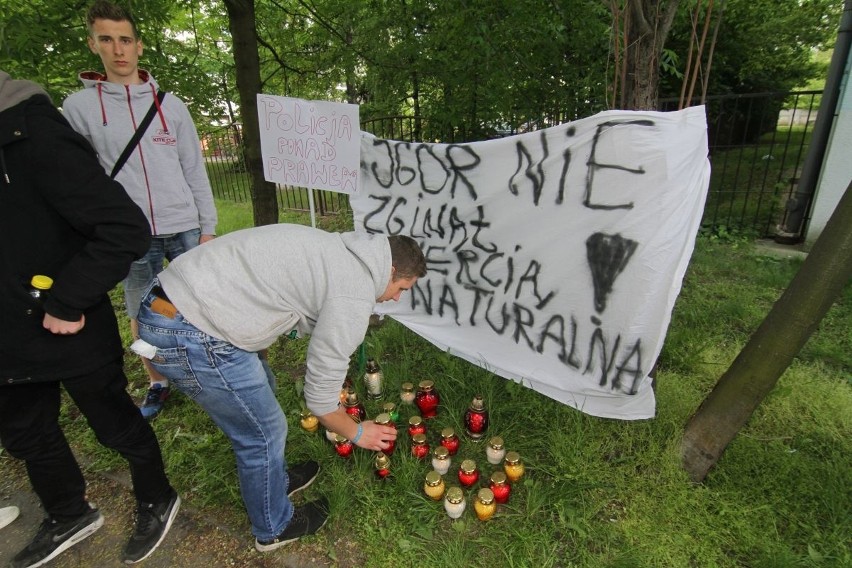 Około 100 osób protestowało pod komisariatem policji Wrocław...