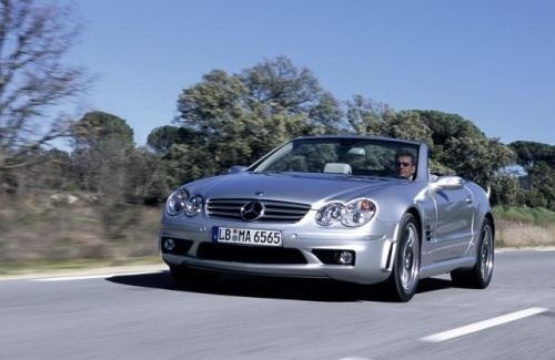 Fot. Mercedes-Benz: Mercedes-Benz SL należy do droższych...