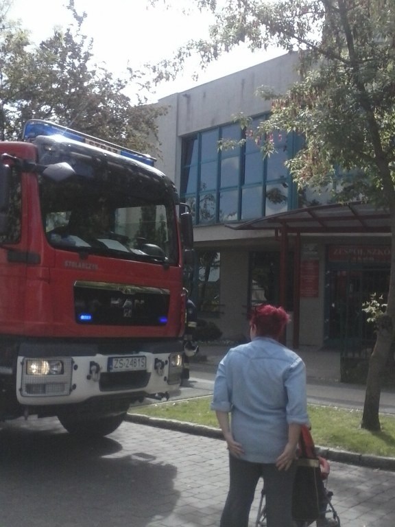 Akcja straży pożarnej w szkole w Karlinie.