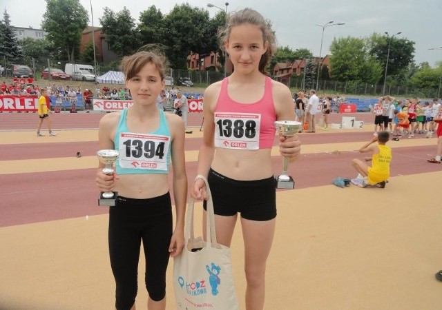 Karolina Gromada (z prawej) zdobyła srebrny medal na 600 metrów, a jej siostra Wiktoria w tej samej konkurencji wywalczyła &#8222;brąz&#8221;. 