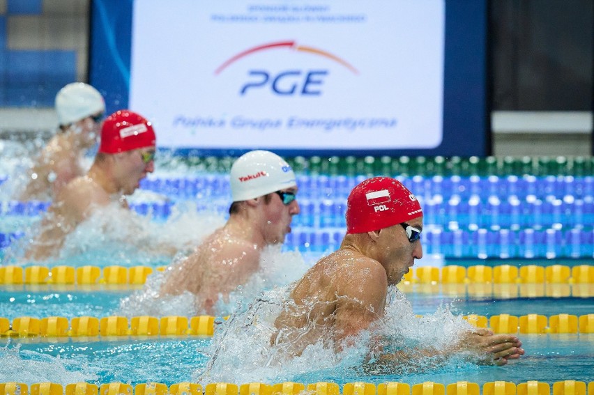 Mistrzostwa Polski w pływaniu. Złote medale Knop, Kałusowskiego i  Kraski