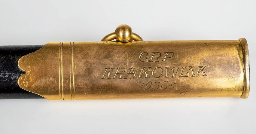 Oficerskie szable z okresu międzywojennego trafiły do Muzeum Marynarki Wojennej