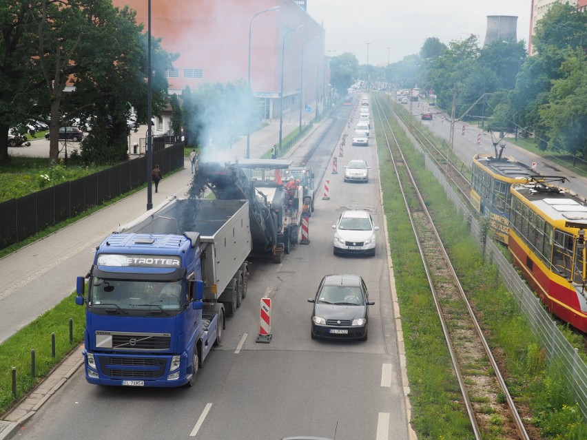 Remont alei Politechniki w Łodzi. Ruszyła wymiana nawierzchni. Uwaga na utrudnienia na al. Politechniki