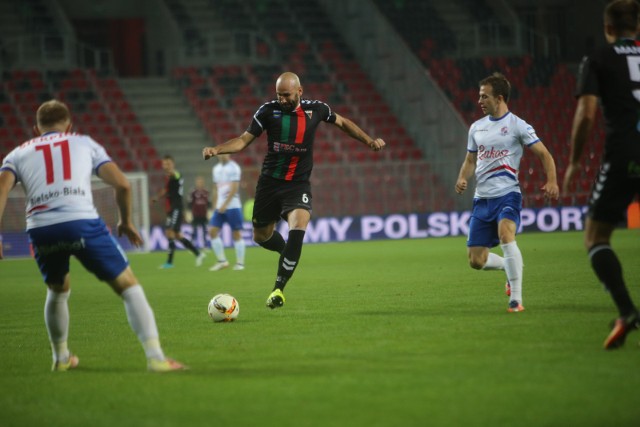 W sobotnim sparingu GKS Tychy pokonał w Bielsku-Białej Podbeskidzie 2-1. Tydzień wcześniej w ligowym meczu w Tychach padł remis 3-3