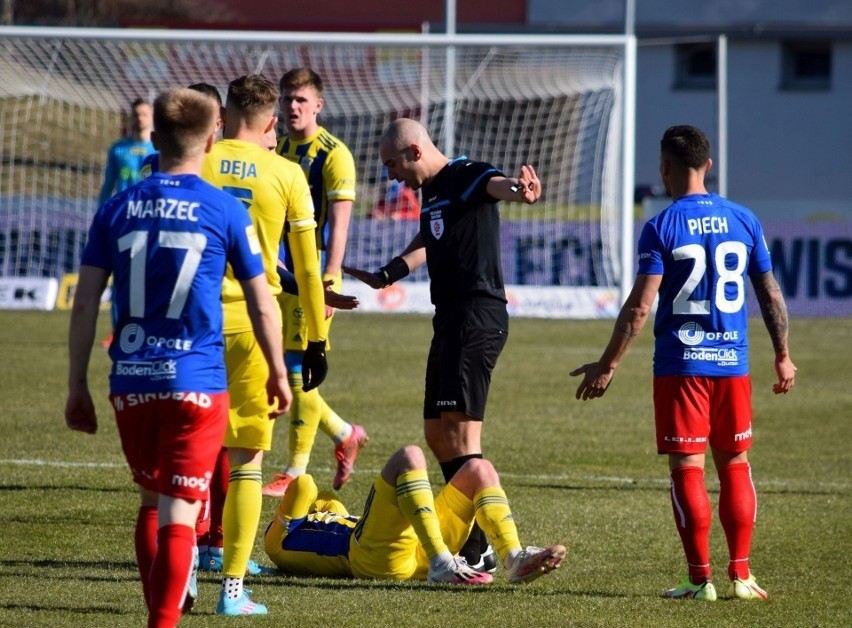 Fortuna 1. Liga. Piorunująca pierwsza połowa i pewne zwycięstwo Arki Gdynia w Opolu! Znakomita passa żółto-niebieskich trwa! 