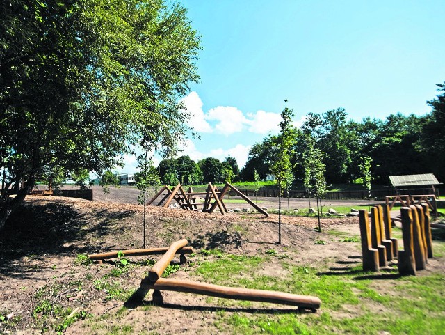 Na najmłodszych uczestników czekać będzie plac zabaw z drewnianymi konstrukcjami.