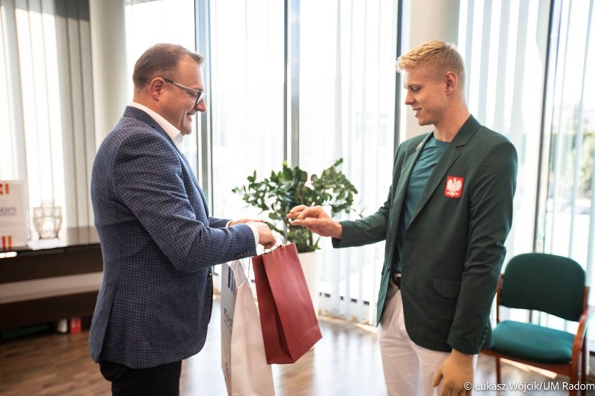 Paraolimpijczycy z Tokio gościli u prezydenta Radosława Witkowskiego (ZDJĘCIA)