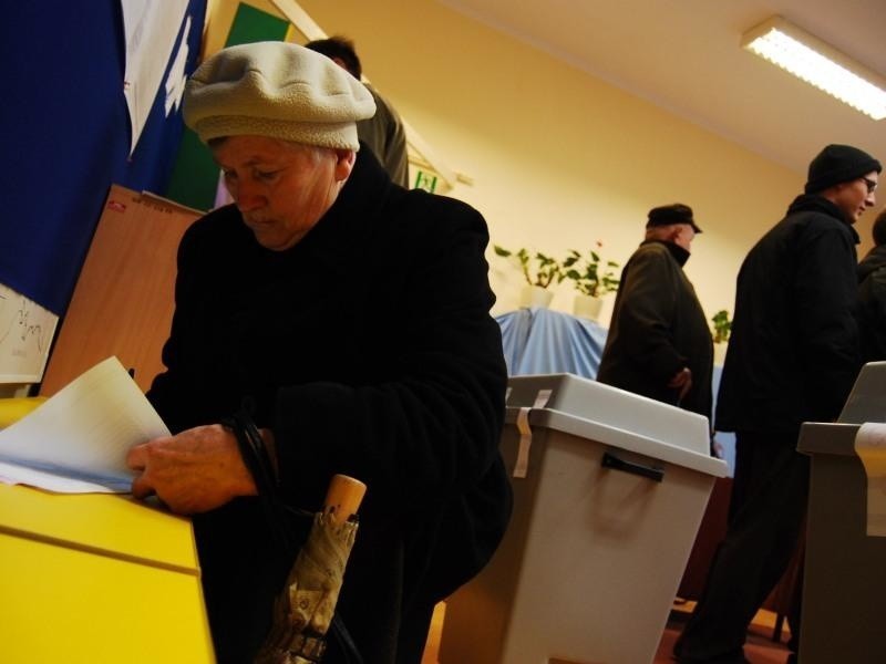 Wybory samorządowe 2010. Glosowanie w Opolu.