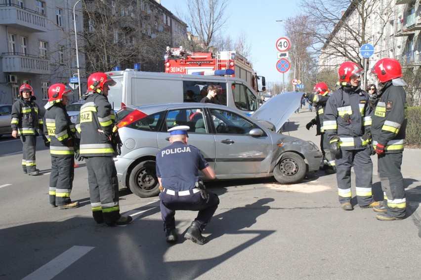 Wypadek trzech aut na Wyszyńskiego