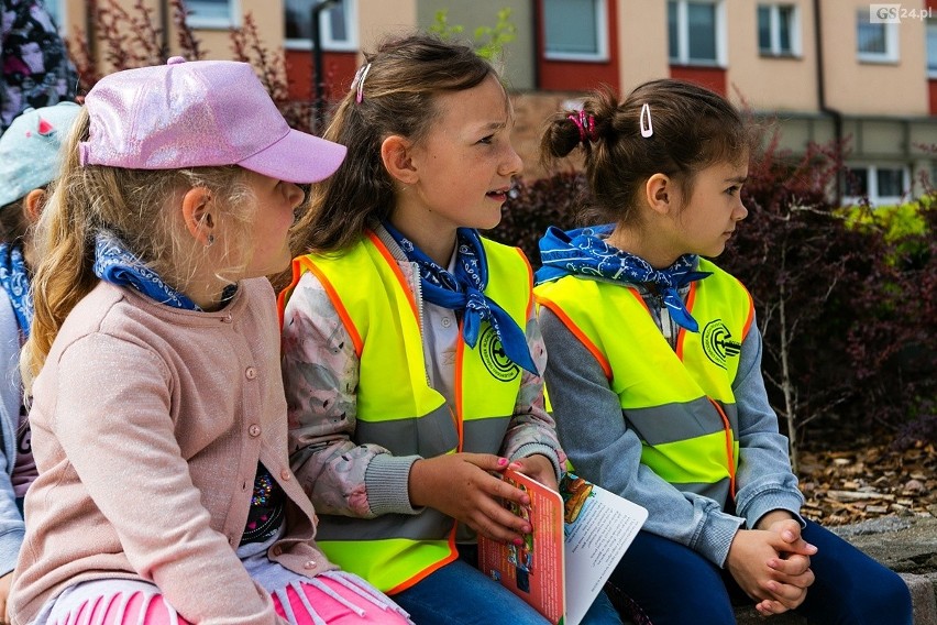 Wielka akcja czytania z udziałem przedszkolaków na osiedlu Majowym w Szczecinie [WIDEO, ZDJĘCIA]