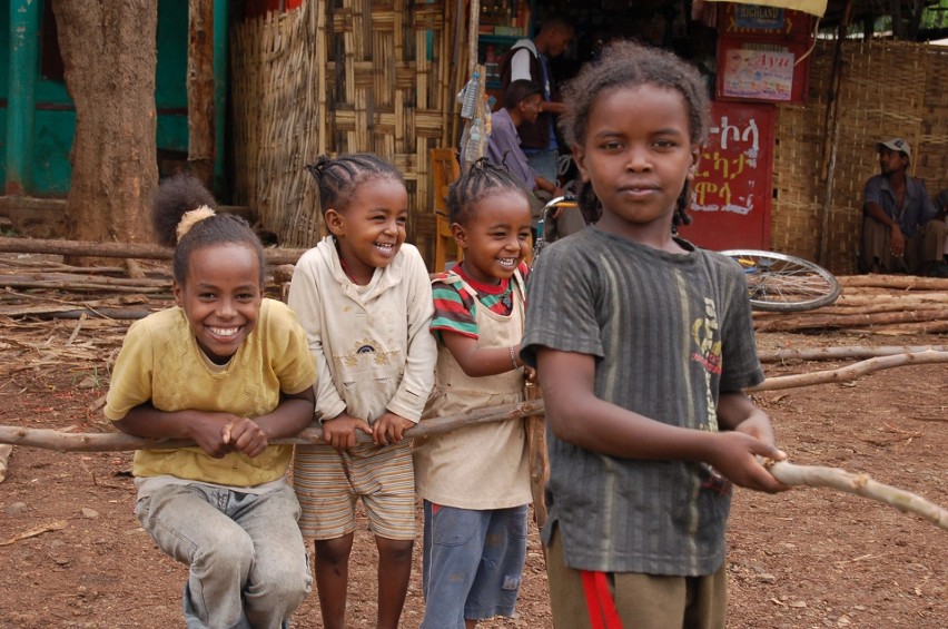Dzieci w Etiopii.