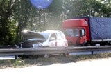 Wypadek na A4. Ciężarówka najechała na toyotę, w której podróżowało dwoje dzieci