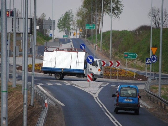 na trasie krajowej nr 25. To o nie toczą się spory