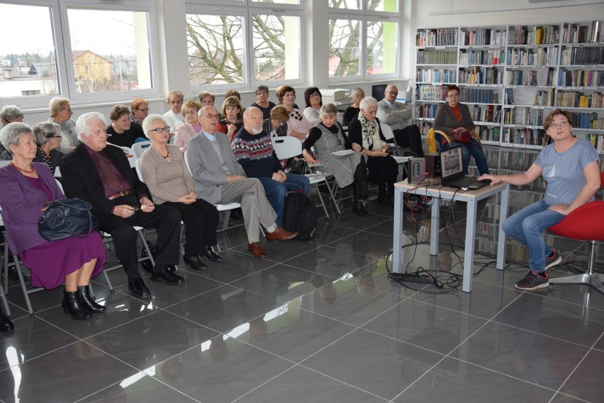 Rękodzieło na każdą okazję, spotkania z podróżnikami, rozmowy w klubie książki - to proponuje radziejowska biblioteka