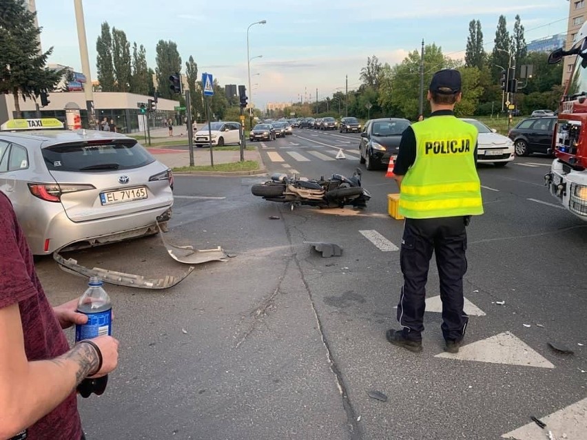 Wypadek na skrzyżowaniu alei Wyszyńskiego i ulicy...