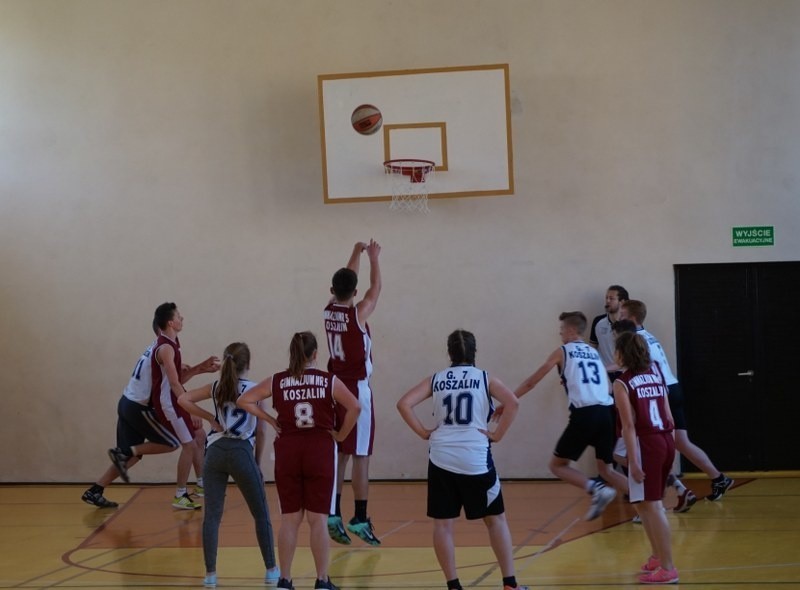 Turniej koszykówki o puchar rektora PWSZ [zdjęcia]